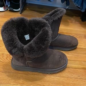Bailey button uggs